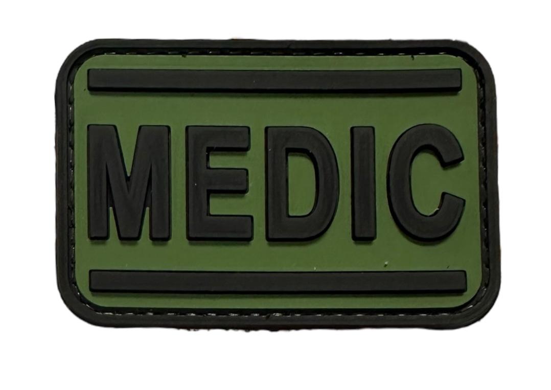 "Medic"  kirjain- patch 3D oliivi